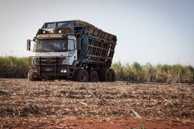 Mercedes-Benz já opera caminhões autônomos em lavouras brasileiras
