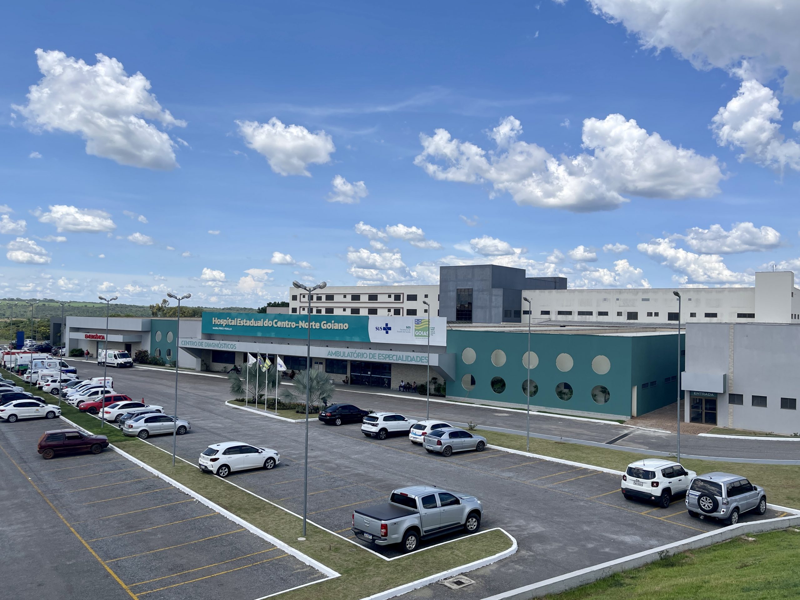 Fachada do Hospital Estadual do Centro-Norte Goiano (HCN)