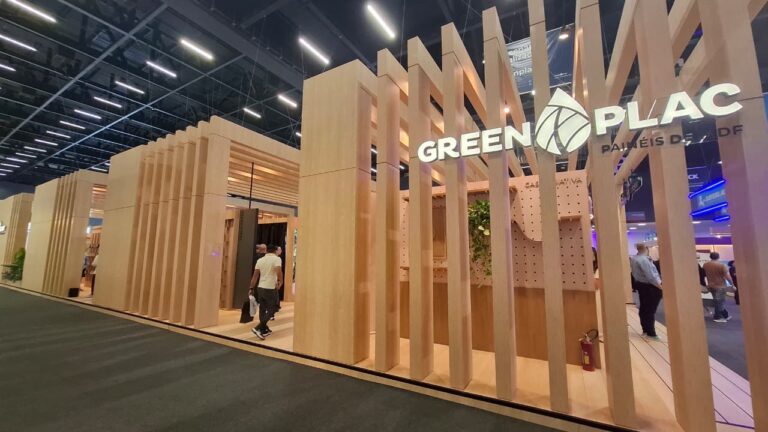 A Greenplac MDF, reconhecida internacionalmente, participa da ForMóbile 2026. Seu estande de 300m² será doado à ONG Construide, que desde 2017 constrói casas para famílias em situação de vulnerabilidade social no Brasil.